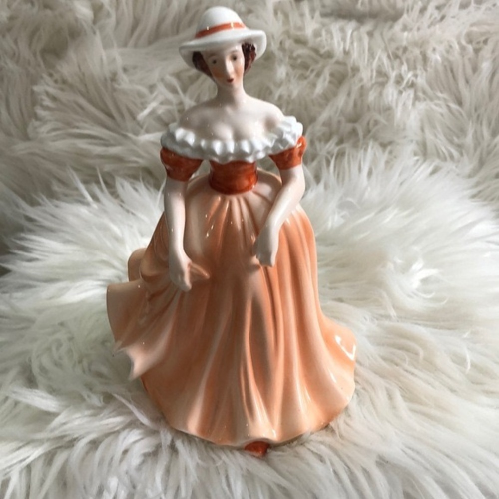 Peach vintage lady Figurine genuine bone China